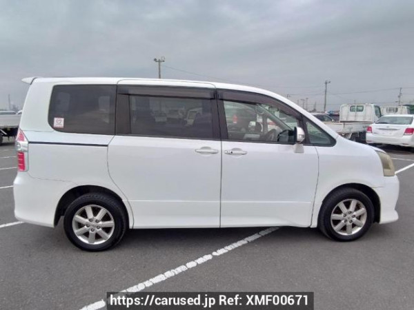 Used 2009 AT toyota noah ZRR75W Image[7]