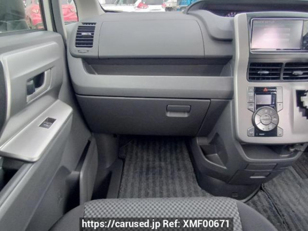 Used 2009 AT toyota noah ZRR75W Image[19]