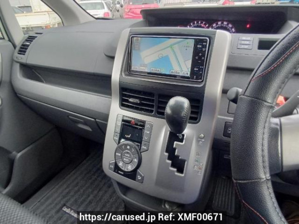 Used 2009 AT toyota noah ZRR75W Image[23]