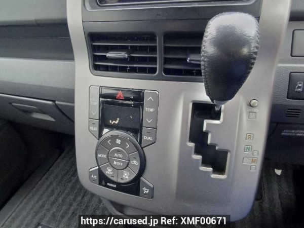 Used 2009 AT toyota noah ZRR75W Image[26]