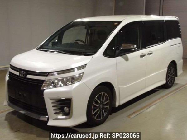 Used 2015 AT toyota voxy ZRR80W Image[0]