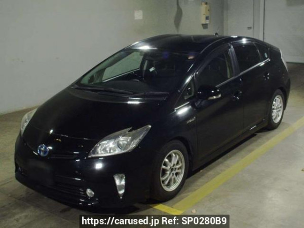 Used 2013 AT toyota prius ZVW30 Image[0]