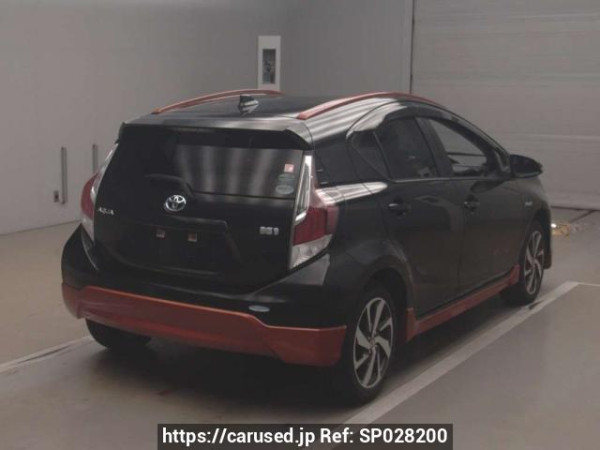 Used 2015 AT toyota aqua NHP10 Image[1]
