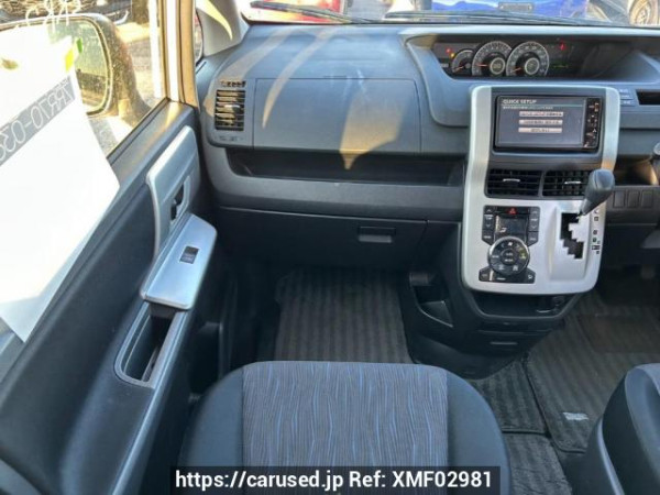 Used 2010 AT toyota noah ZRR70W Image[20]