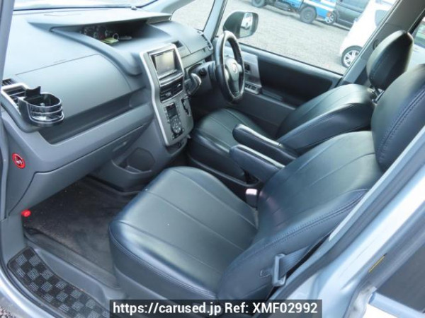 Used 2009 AT toyota voxy ZRR70W Image[16]