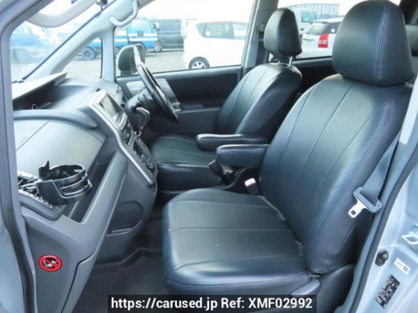 Used 2009 AT toyota voxy ZRR70W Image[17]