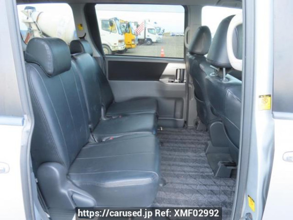 Used 2009 AT toyota voxy ZRR70W Image[18]