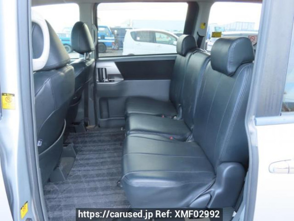 Used 2009 AT toyota voxy ZRR70W Image[20]