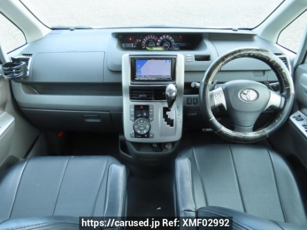 Used 2009 AT toyota voxy ZRR70W Image[24]