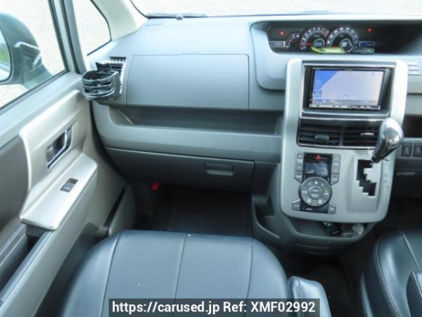 Used 2009 AT toyota voxy ZRR70W Image[25]