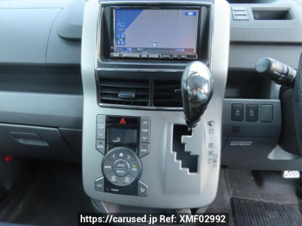 Used 2009 AT toyota voxy ZRR70W Image[30]