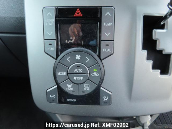 Used 2009 AT toyota voxy ZRR70W Image[33]