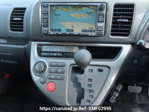 Used 2003 AT toyota wish ZNE10G Image[26]