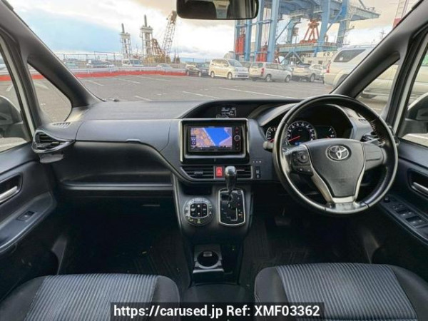 Used 2014 AT toyota noah ZRR80W Image[19]