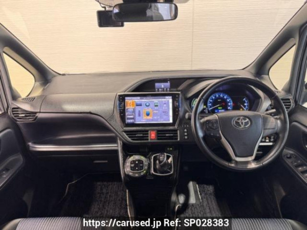 Used 2016 AT toyota voxy ZWR80W Image[1]