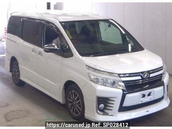 Used 2015 AT toyota voxy ZRR85W Image[0]