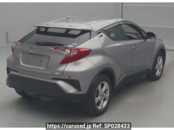 Used 2017 AT toyota c-hr NGX50 Image[1]