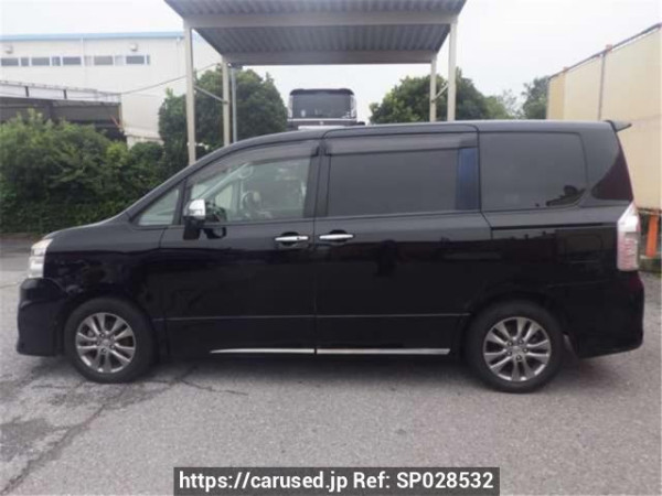 Used 2013 AT toyota voxy ZRR70W Image[2]