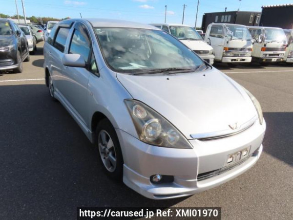 Used 2004 AT toyota wish ZNE10G Image[0]
