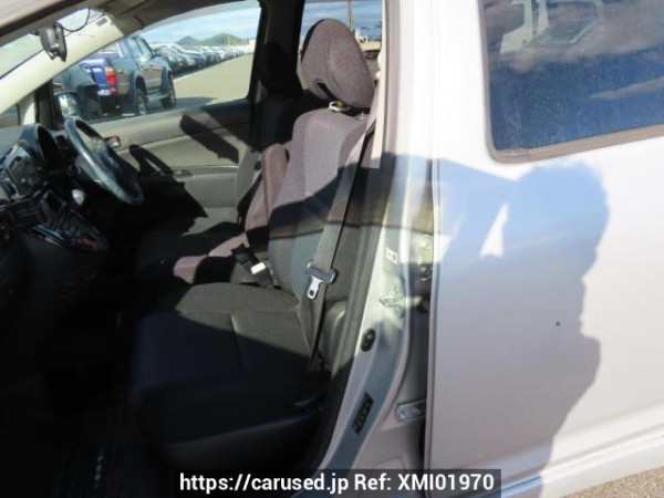 Used 2004 AT toyota wish ZNE10G Image[12]