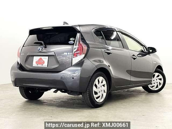 Used 2015 CVT toyota aqua DAA-NHP10 Image[2]