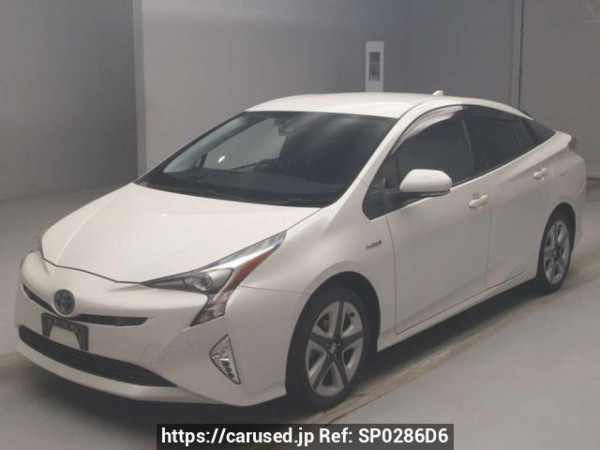Used 2016 AT toyota prius ZVW55 Image[0]