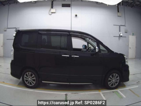 Used 2013 AT toyota voxy ZRR70W Image[2]