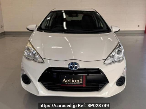 Used 2017 AT toyota aqua NHP10 Image[2]