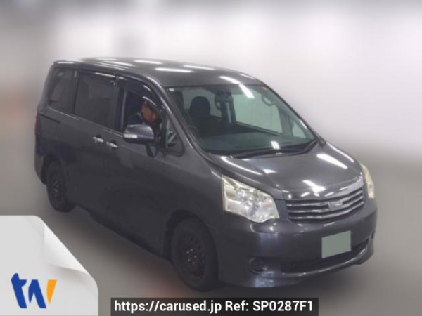 Used 2011 AT toyota noah ZRR70G Image[0]
