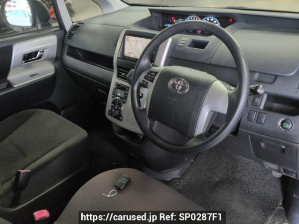 Used 2011 AT toyota noah ZRR70G Image[2]