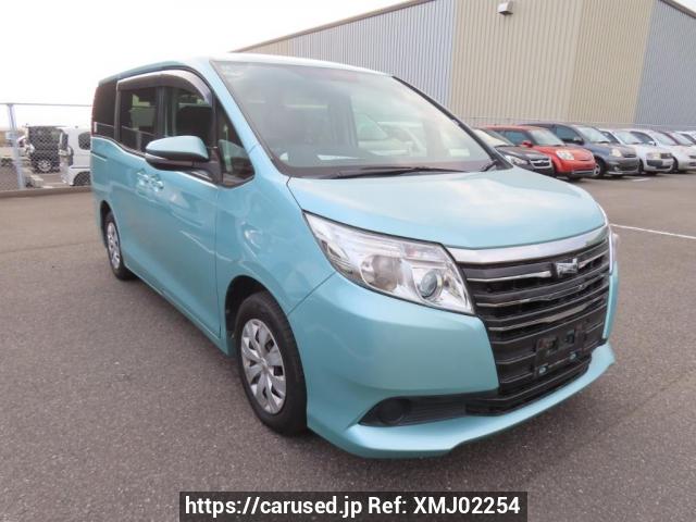 Buy Used 2014 Toyota Noah ZRR80G (XMJ02254) - Carused.jp