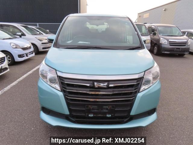 Buy Used 2014 Toyota Noah ZRR80G (XMJ02254) - Carused.jp