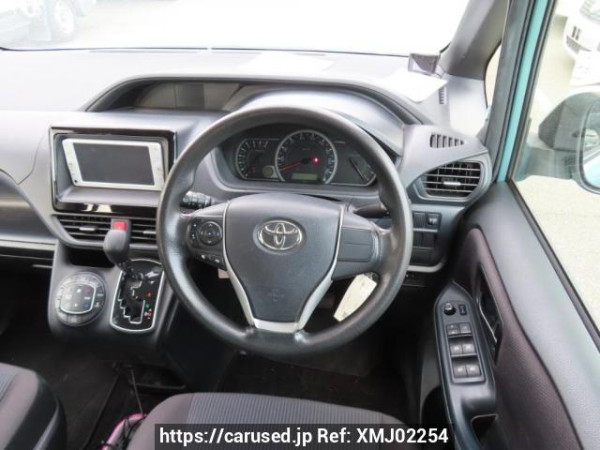 Used 2014 AT toyota noah ZRR80G Image[17]
