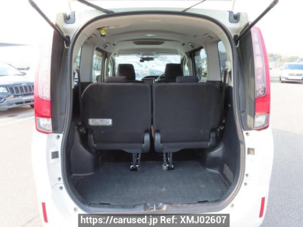 Used 2014 AT toyota noah ZRR80G Image[6]