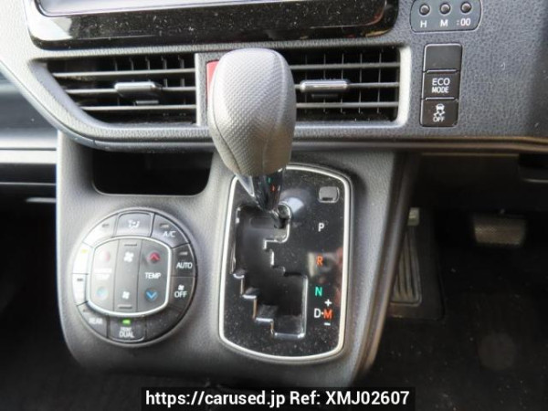 Used 2014 AT toyota noah ZRR80G Image[23]