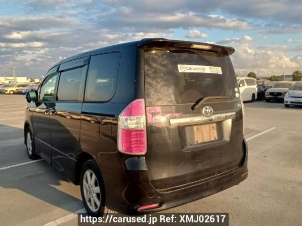 Used 2007 AT toyota noah ZRR70W Image[4]