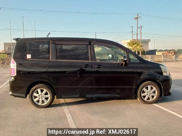 Used 2007 AT toyota noah ZRR70W Image[7]