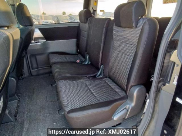 Used 2007 AT toyota noah ZRR70W Image[18]