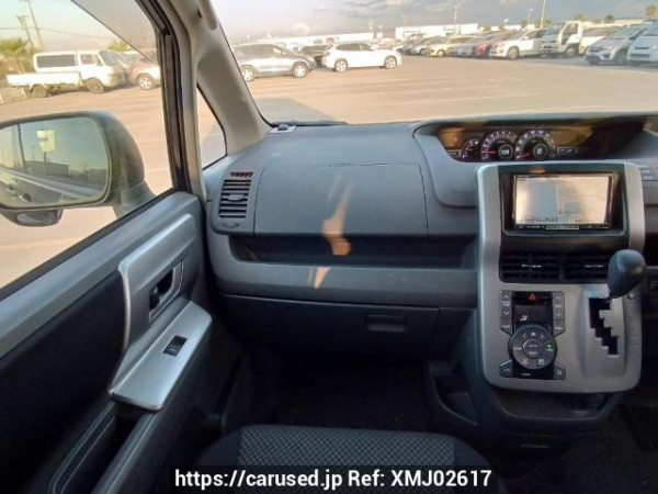 Used 2007 AT toyota noah ZRR70W Image[21]