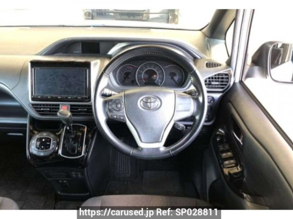 Used 2018 AT toyota noah ZRR80G Image[2]