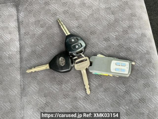 Used 2004 AT toyota regiusace-van KDH205V Image[27]