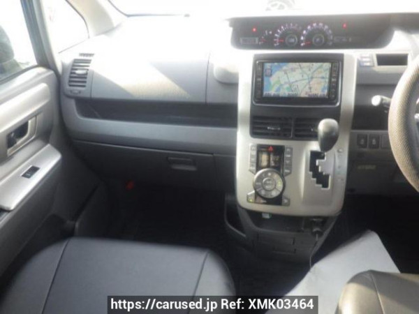 Used 2008 AT toyota voxy ZRR70W Image[17]