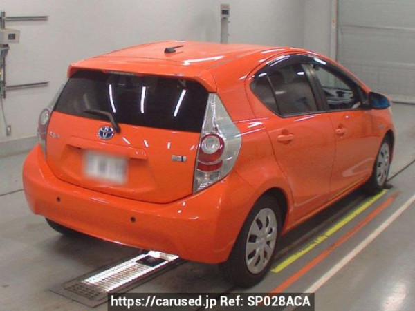 Used 2013 AT toyota aqua NHP10 Image[1]