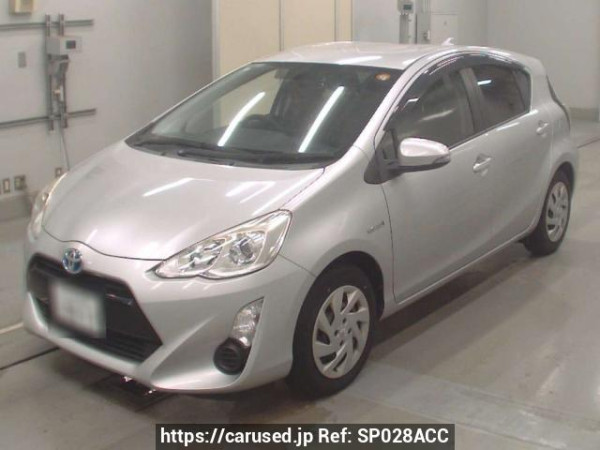 Used 2015 AT toyota aqua NHP10 Image[0]