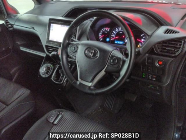 Used 2017 AT toyota noah ZRR80W Image[2]