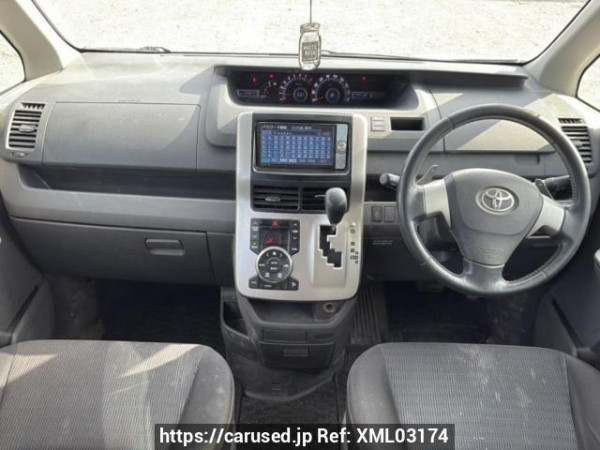 Used 2008 AT toyota voxy ZRR70W Image[15]