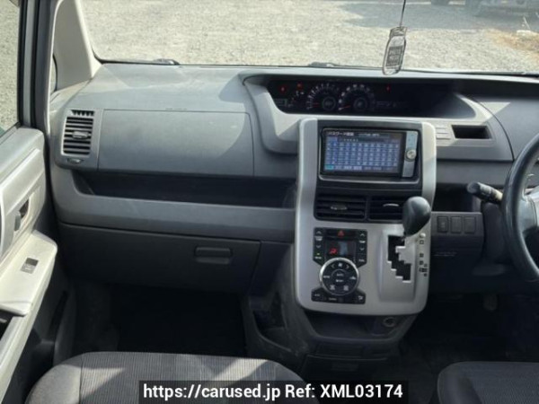 Used 2008 AT toyota voxy ZRR70W Image[16]