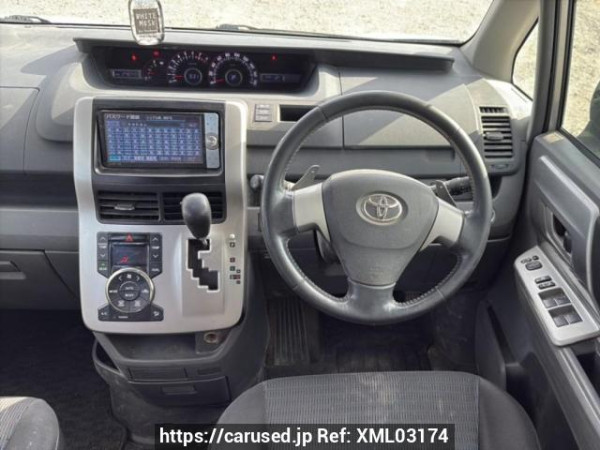 Used 2008 AT toyota voxy ZRR70W Image[17]