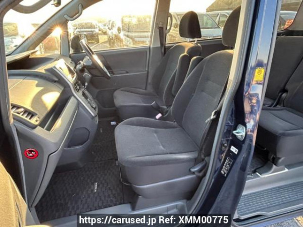 Used 2009 AT toyota noah ZRR70G Image[13]