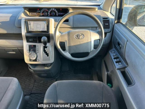 Used 2009 AT toyota noah ZRR70G Image[20]
